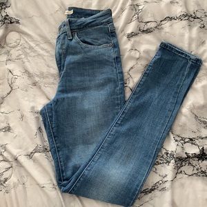 Levi’s skinny jeans